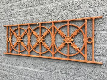 Cast iron window grill, raamrooster, massief smeedijzer, rust-bruin.